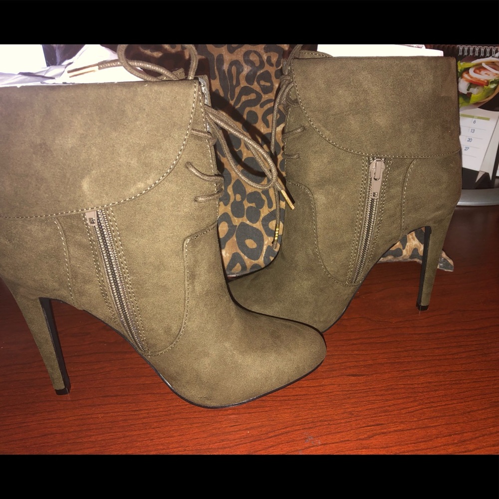 🍂🍂 SUPE CUTE FALL BOOTIES 🍂🍂